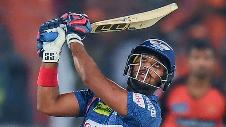 Nicholas pooran height in Feet